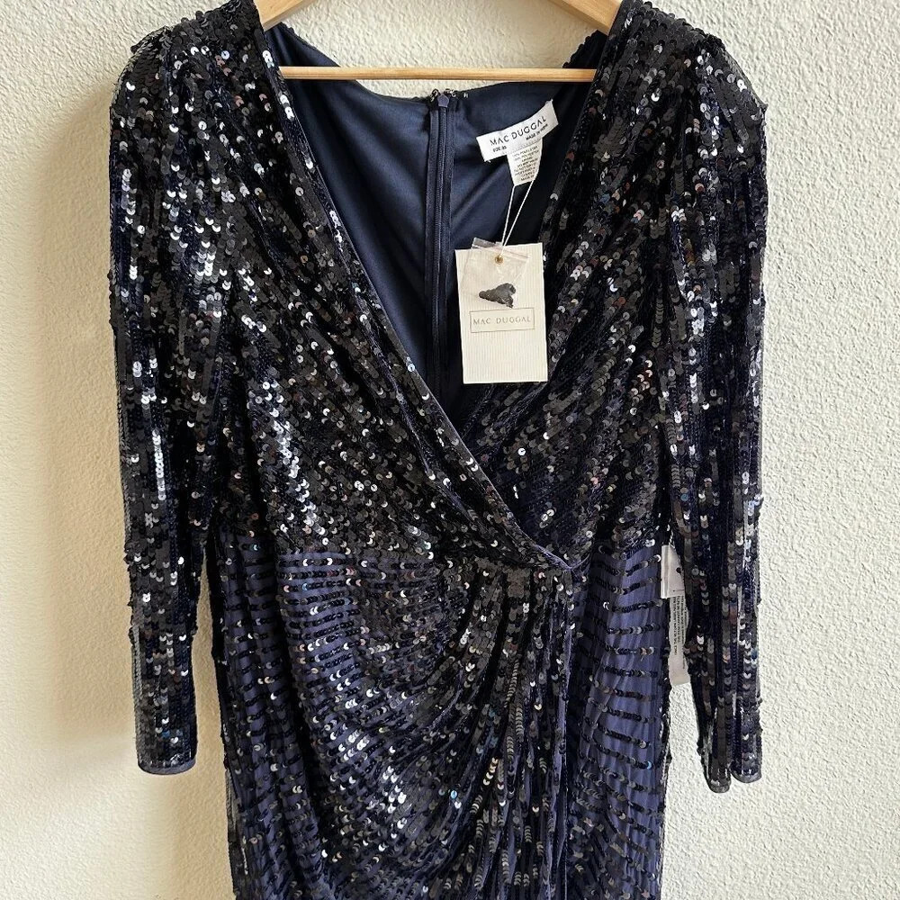 Mac Duggal Sequin Mesh Overlay V-neck Gown in Midnight Blue - Size 20 - Gorgeous - Picture 3 of 9